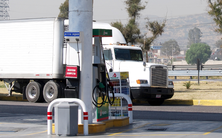 Petronas proyecta 16 distribuidores de lubricantes en México